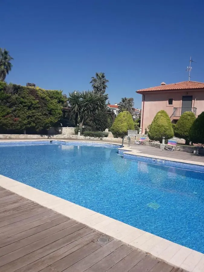 Anemoessa Pefkohori Villa